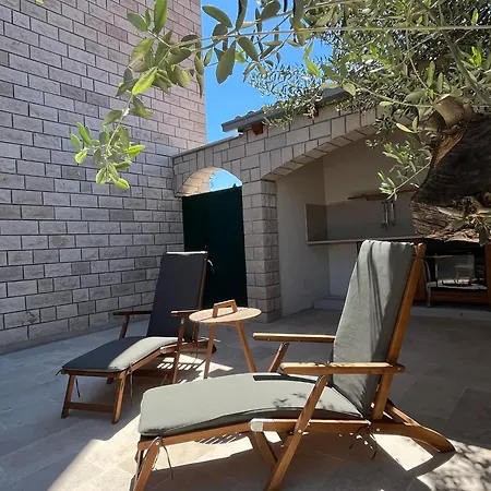 Apartmán Atj House *