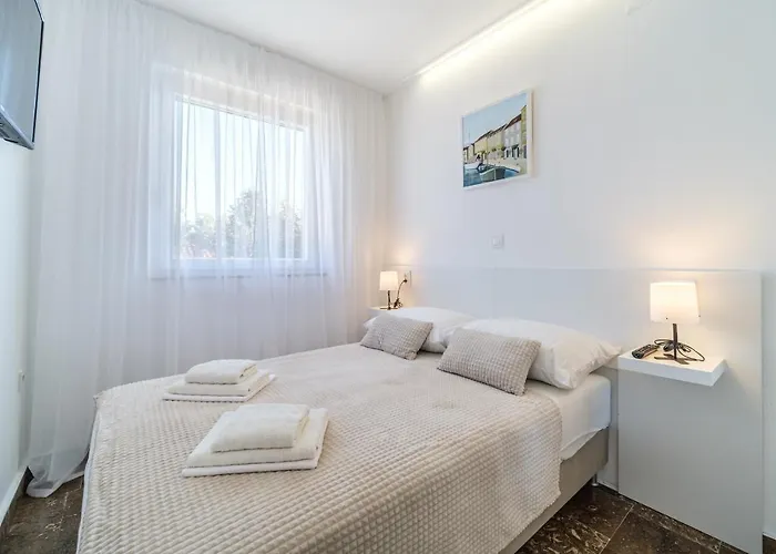 Atj House Apartmán *