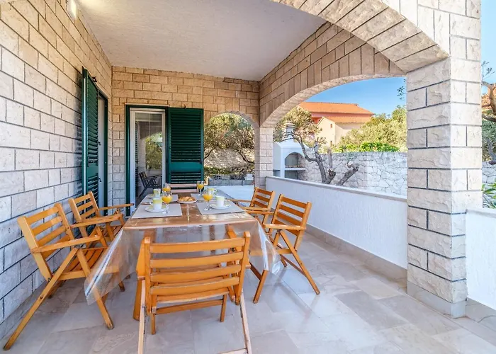 Atj House Apartmán Supetar